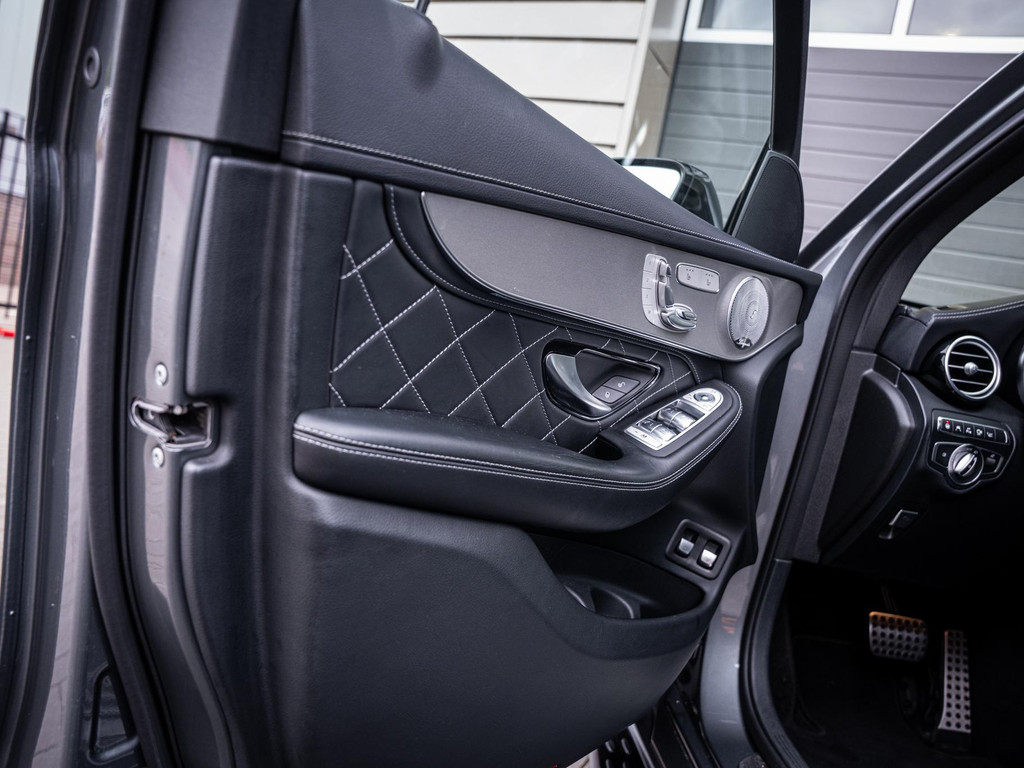 Mercedes-Benz GLC Coupé GLC250 4MATIC Business Solution AMG 56468849-17.jpg | Van Diepen Automotive
