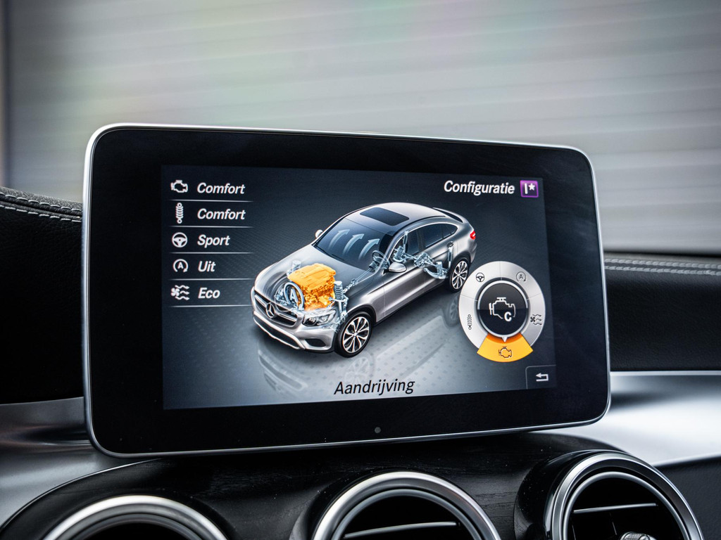 Mercedes-Benz GLC Coupé GLC250 4MATIC Business Solution AMG 56468849-25.jpg | Van Diepen Automotive