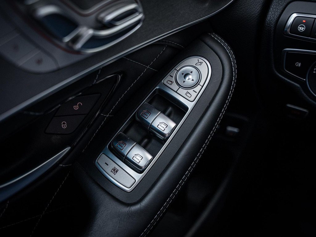 Mercedes-Benz GLC Coupé GLC250 4MATIC Business Solution AMG 56468849-40.jpg | Van Diepen Automotive