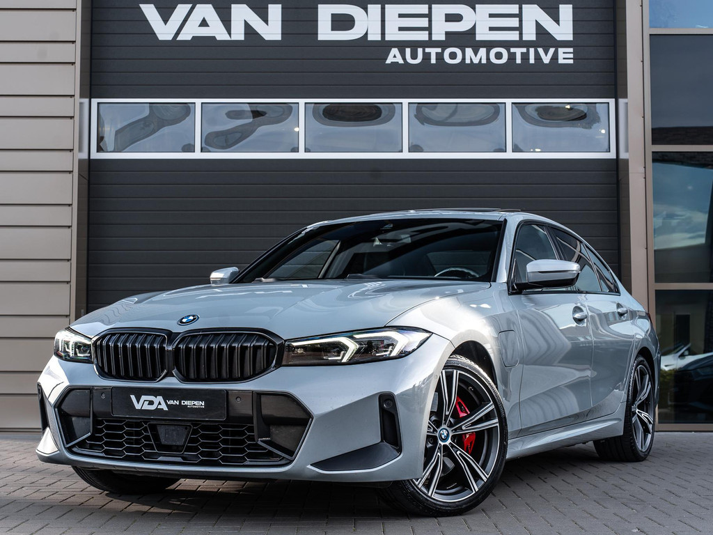 BMW 3 Serie 330e xDrive 57519452-0.jpg | Van Diepen Automotive